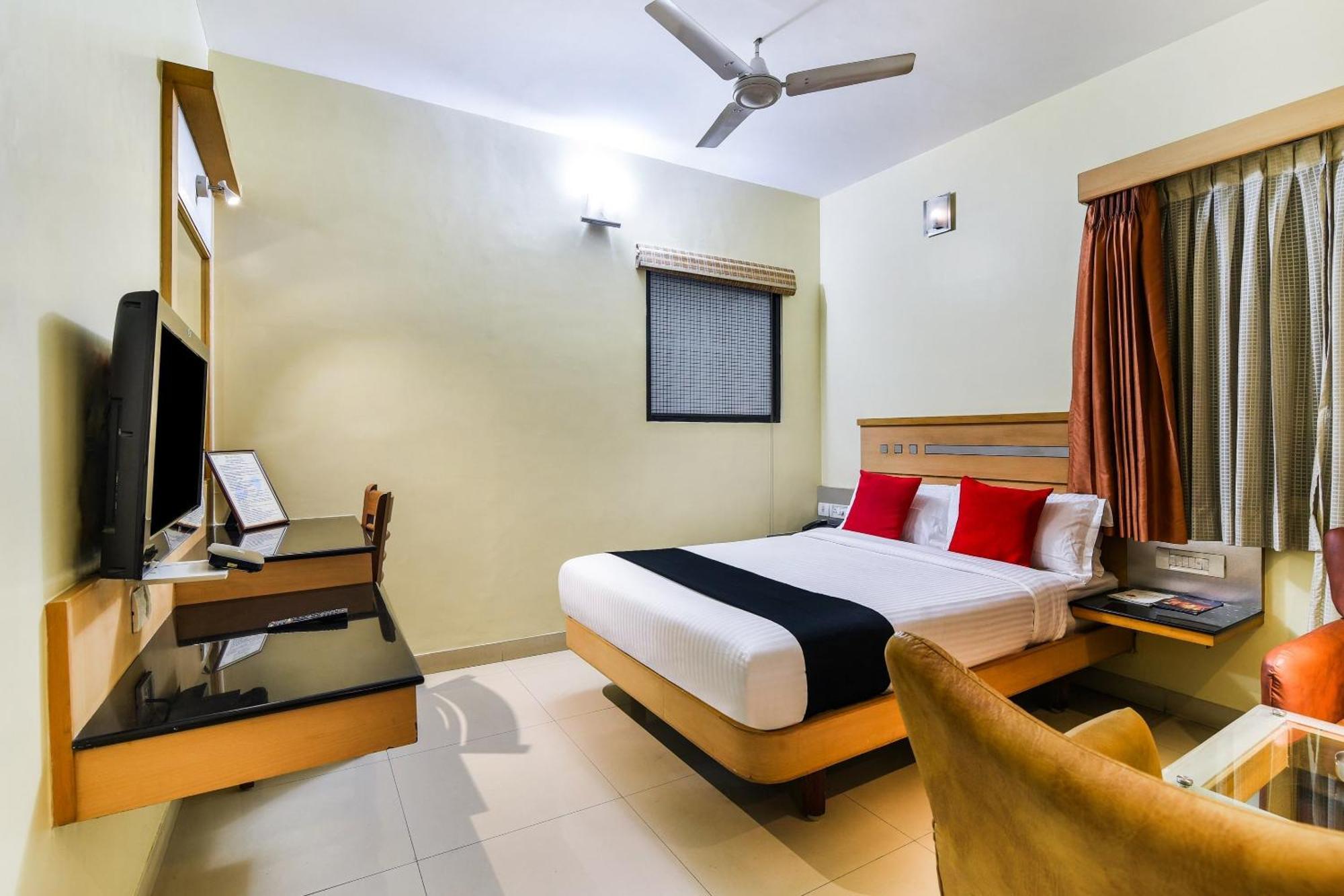 Super Capital O Grand Plaza Hotel Coimbatore Bagian luar foto