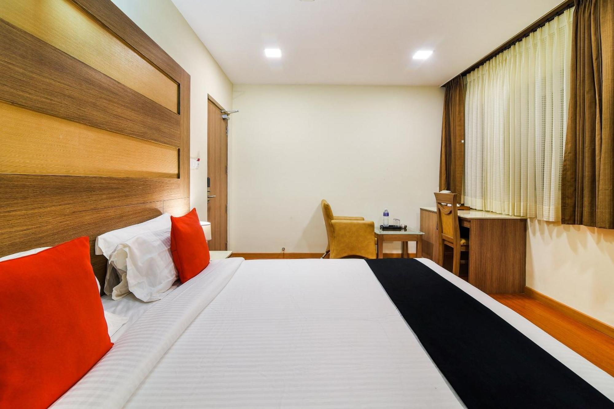 Super Capital O Grand Plaza Hotel Coimbatore Bagian luar foto