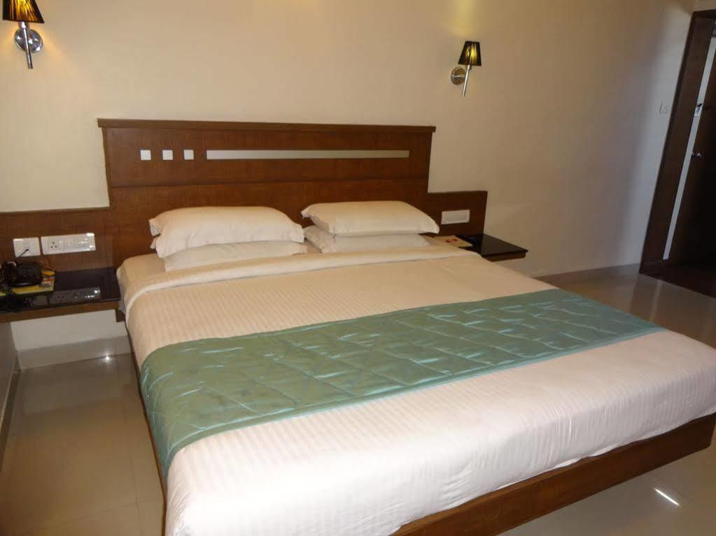 Super Capital O Grand Plaza Hotel Coimbatore Bagian luar foto